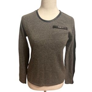Neiman Marcus ladies small fitted gray cashmere leather trim round neck sweater
